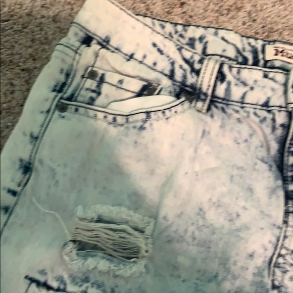Bleached ripped jeans - Picture 2 of 4